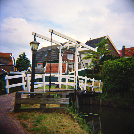 Maxima Brücke Marken
